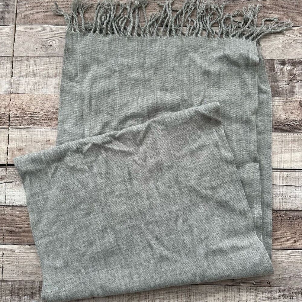 ULINE Unisex Cozy Gray Warm Wrap Scarf - Picture 3 of 4